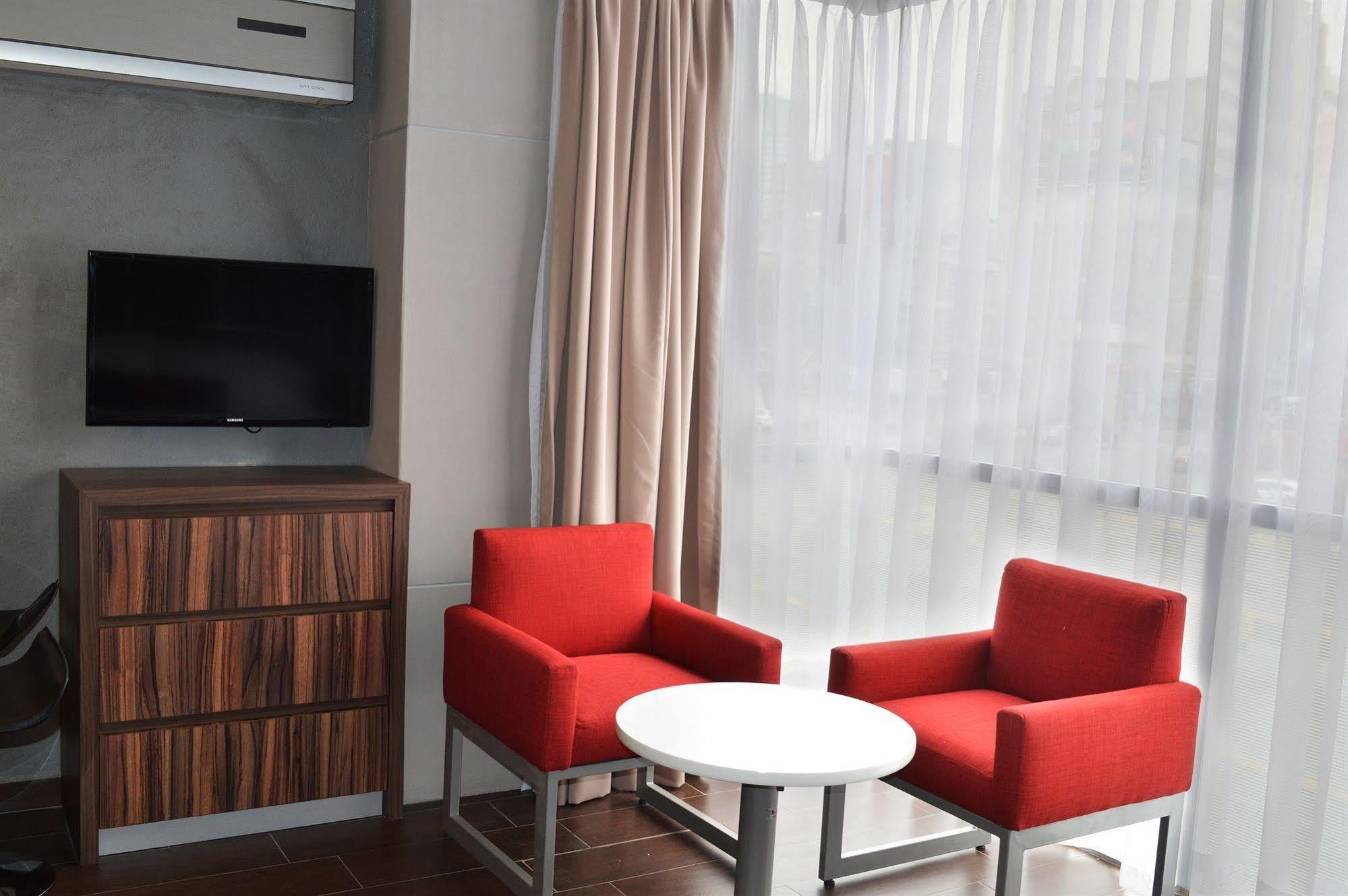 Hotel Block 3*