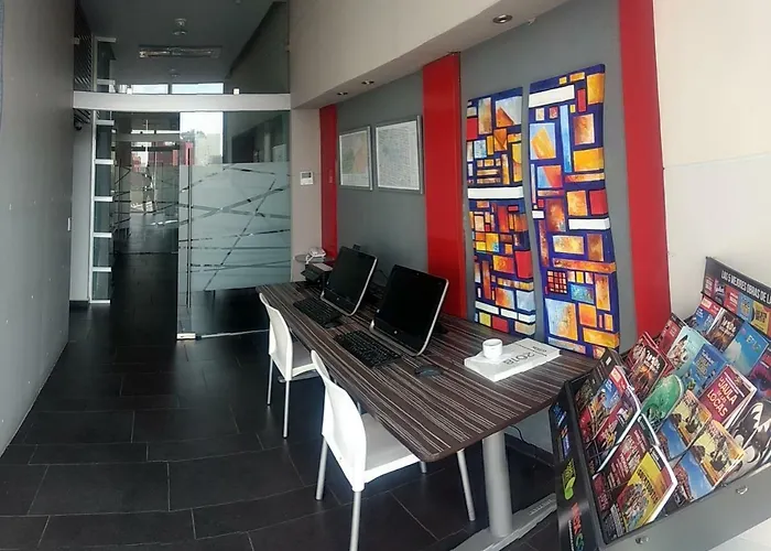 Hotel Block Suites
